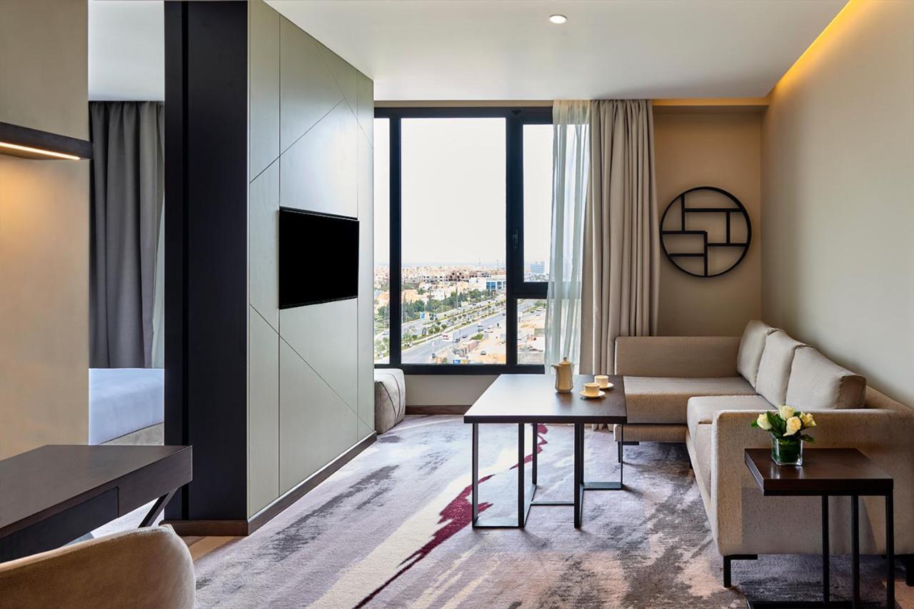 Crowne Plaza - West Cairo Arkan By Ihg 6th of October City ภายนอก รูปภาพ A suite at the hotel