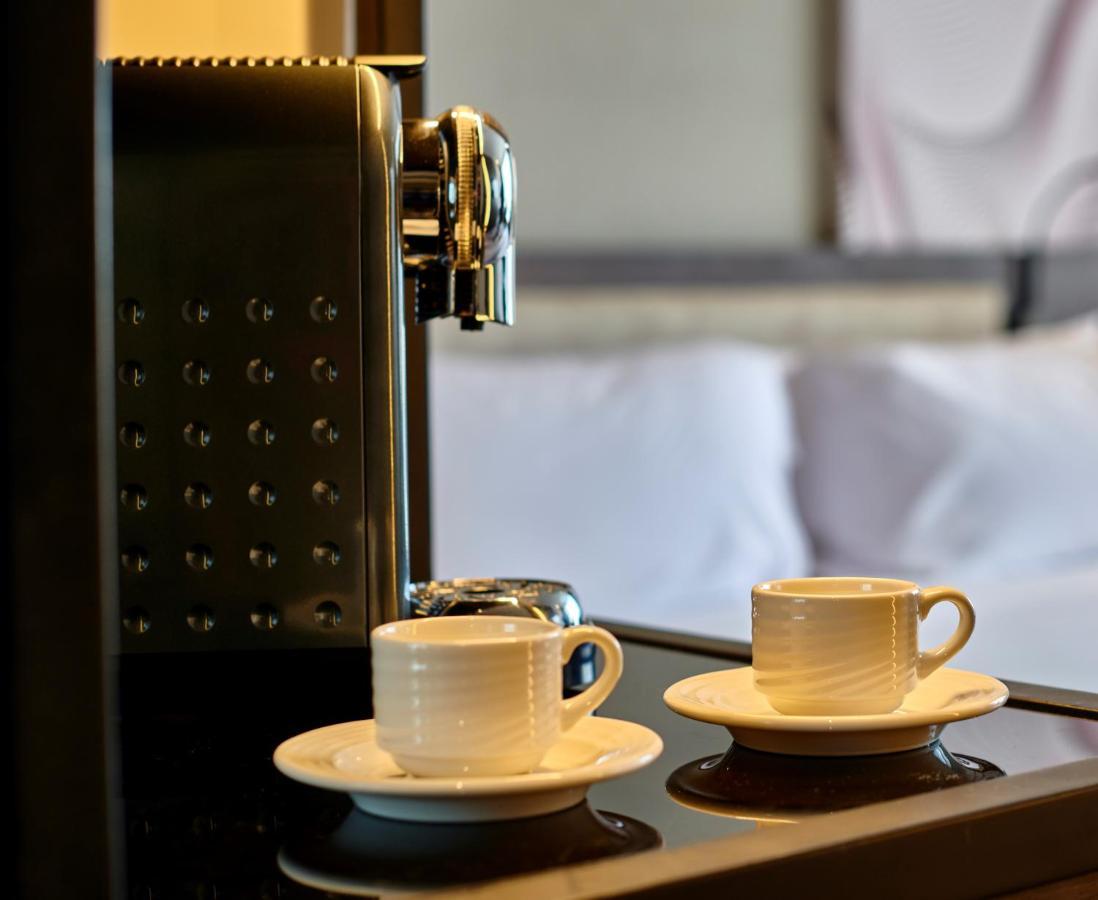 Crowne Plaza - West Cairo Arkan By Ihg 6th of October City ภายนอก รูปภาพ Espresso machine